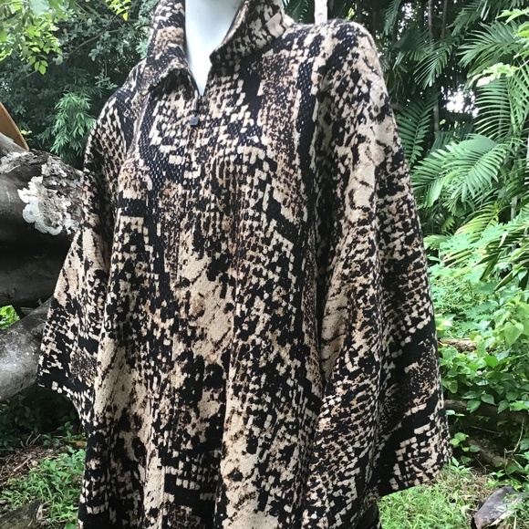 Vintage st John cape in animal print - Picture 2 of 7